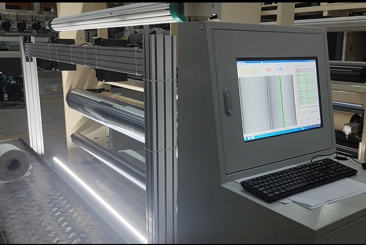吹膜機(jī)在線測厚儀：精準(zhǔn)測量，提升生產(chǎn)效率